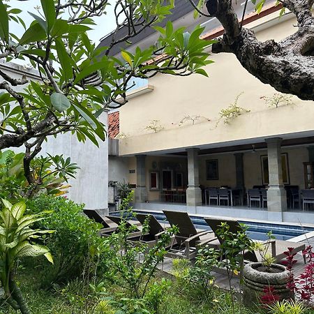 סמיניאק Villa Bunga Hotel מראה חיצוני תמונה