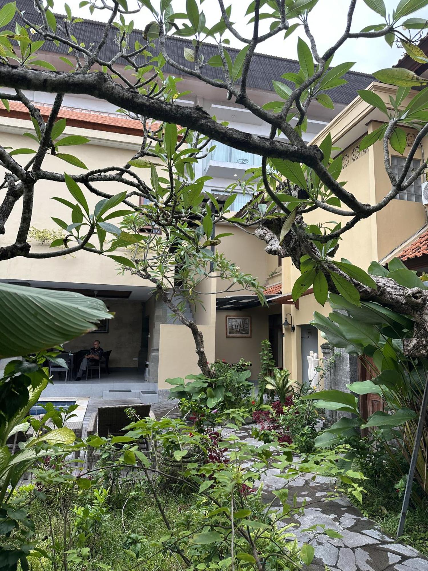 סמיניאק Villa Bunga Hotel מראה חיצוני תמונה