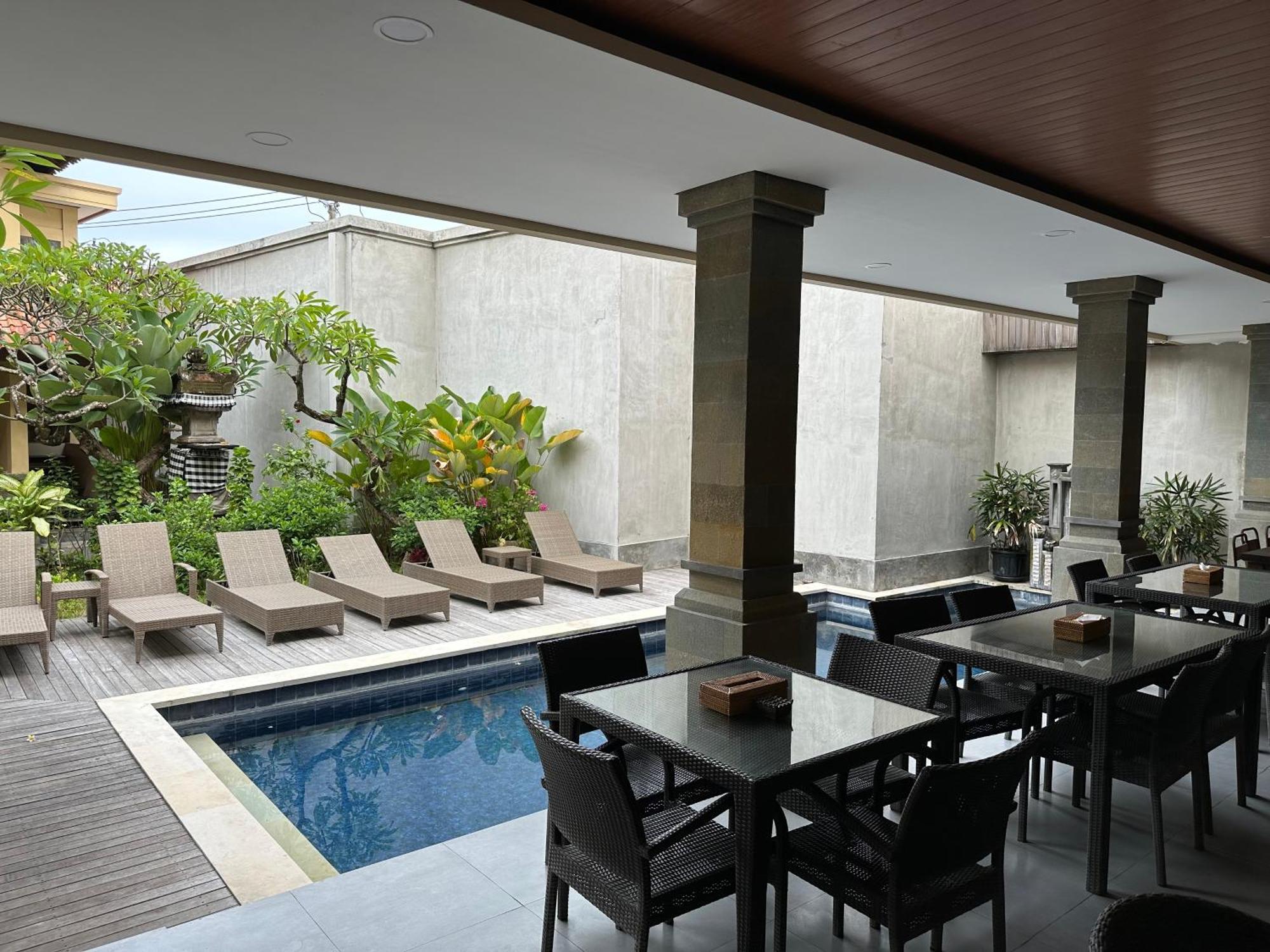 סמיניאק Villa Bunga Hotel מראה חיצוני תמונה