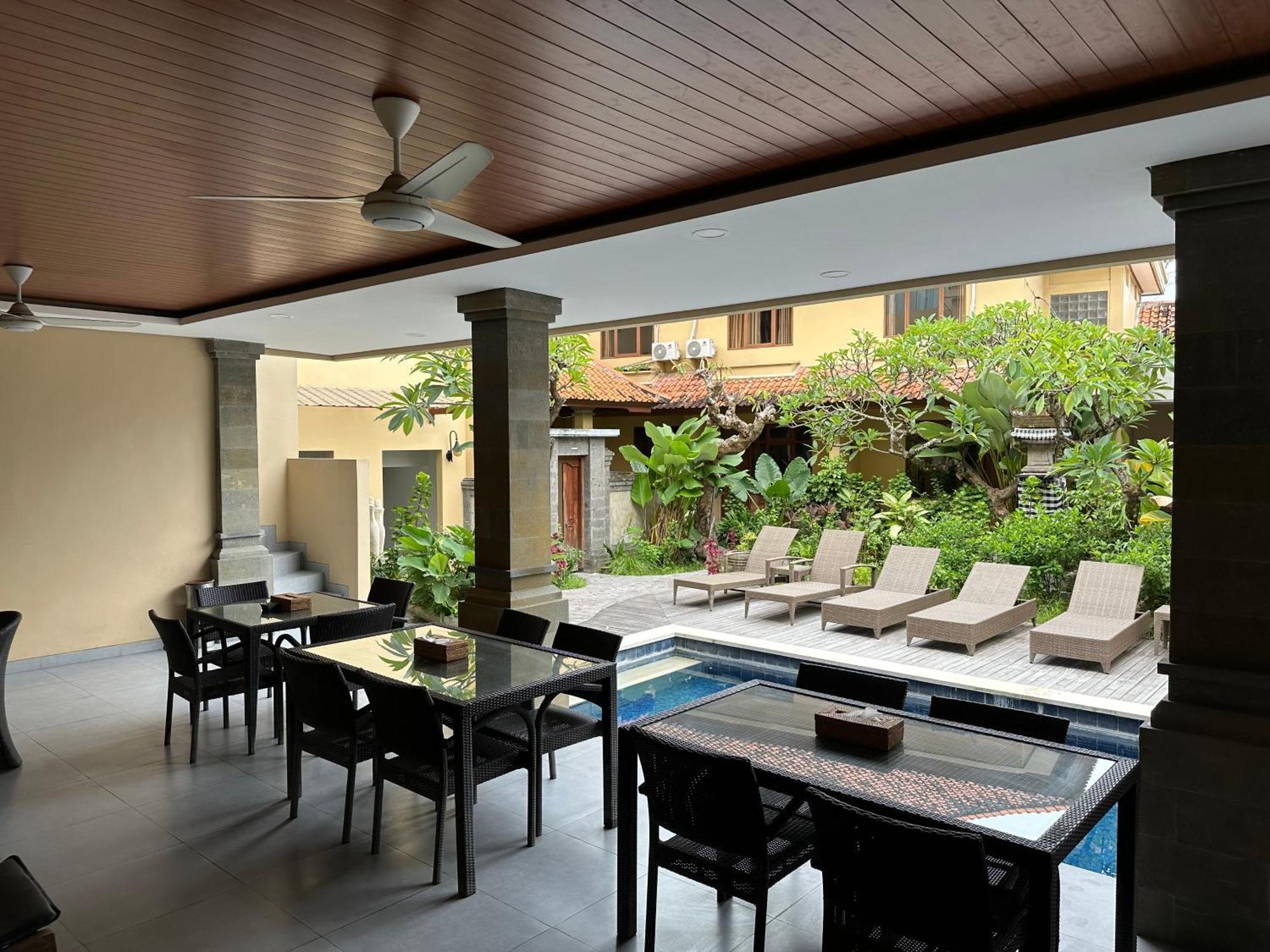 סמיניאק Villa Bunga Hotel מראה חיצוני תמונה