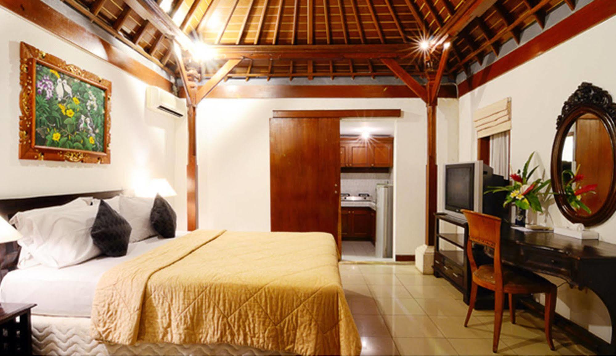 סמיניאק Villa Bunga Hotel מראה חיצוני תמונה
